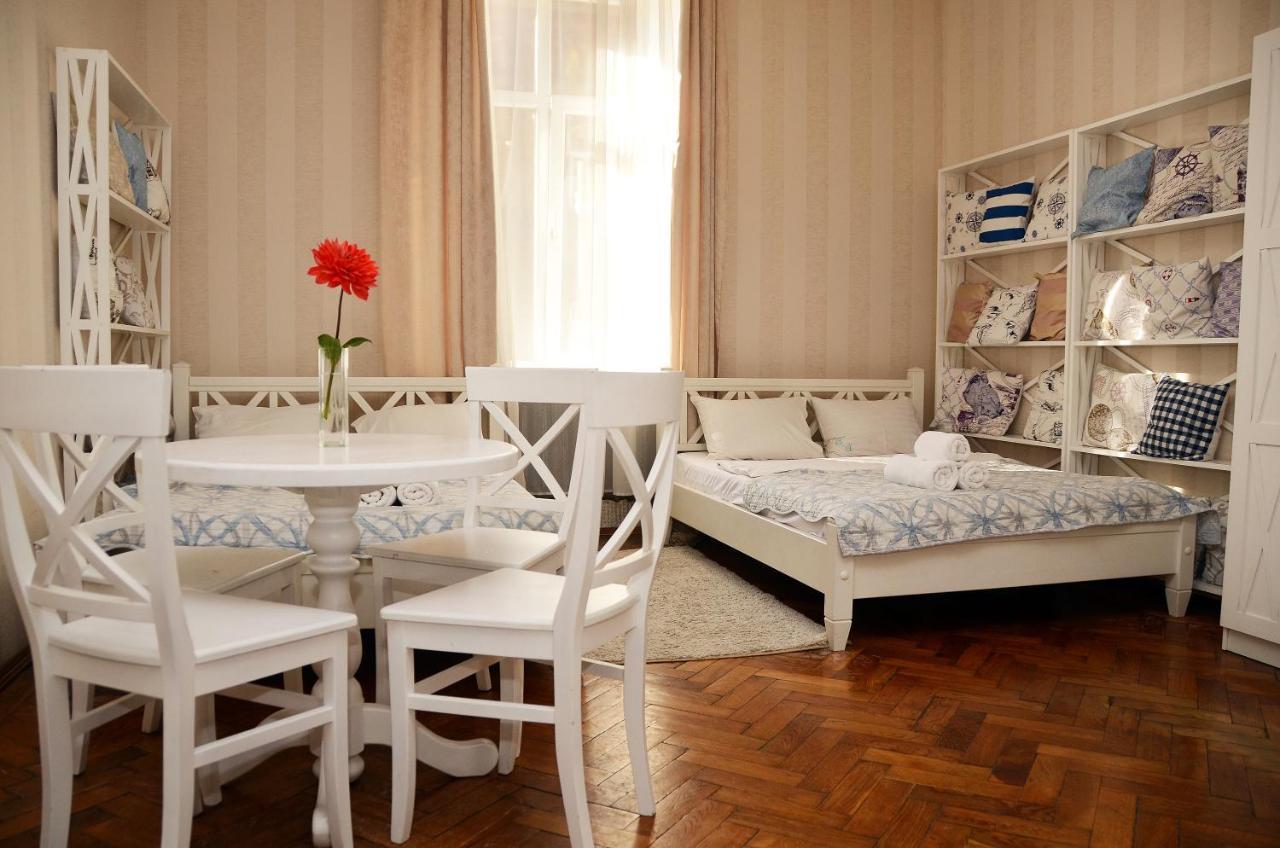 Panska Poduszka Hotel Lviv Exterior foto